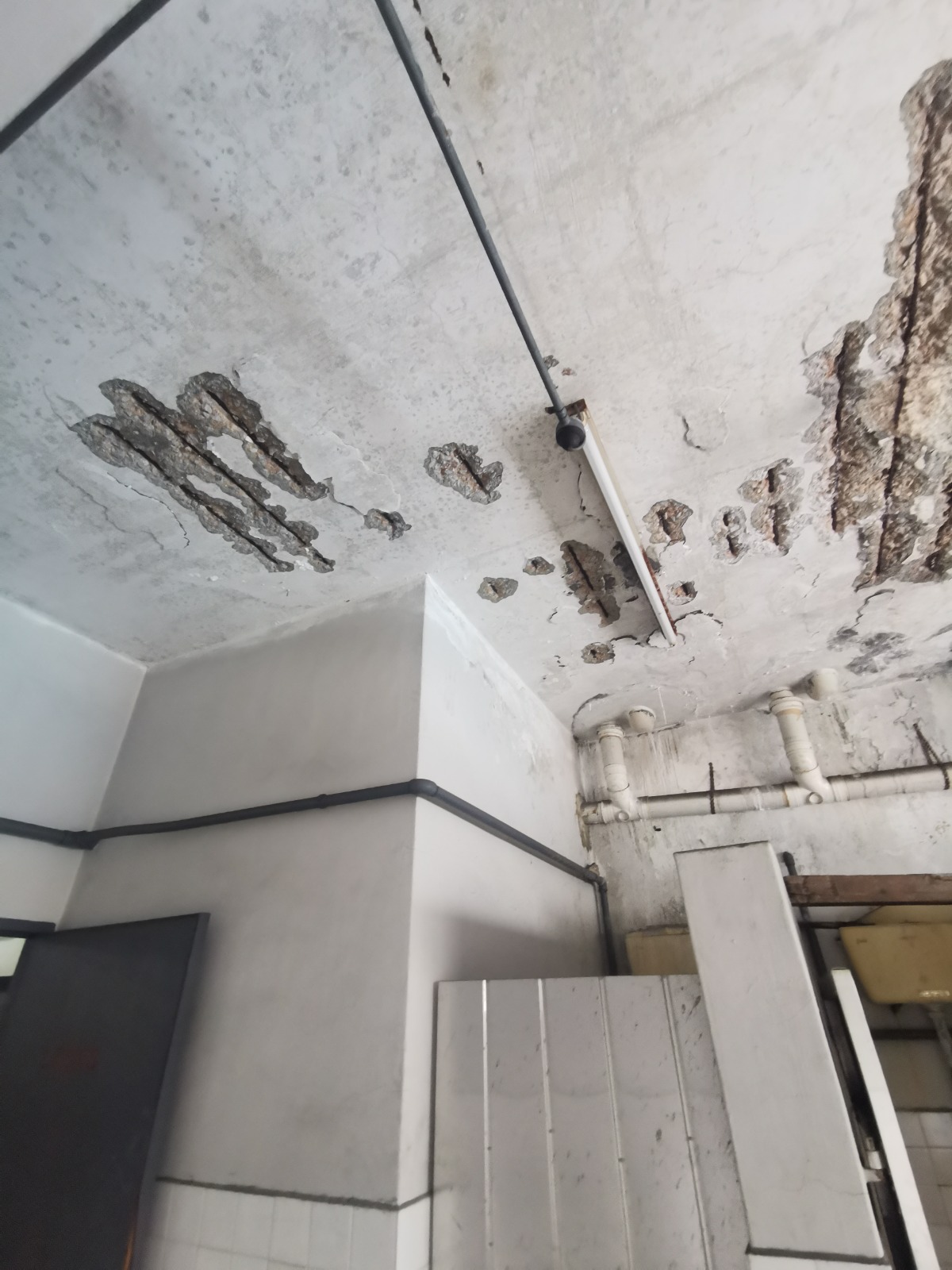 Spalling concrete repair - during work 3