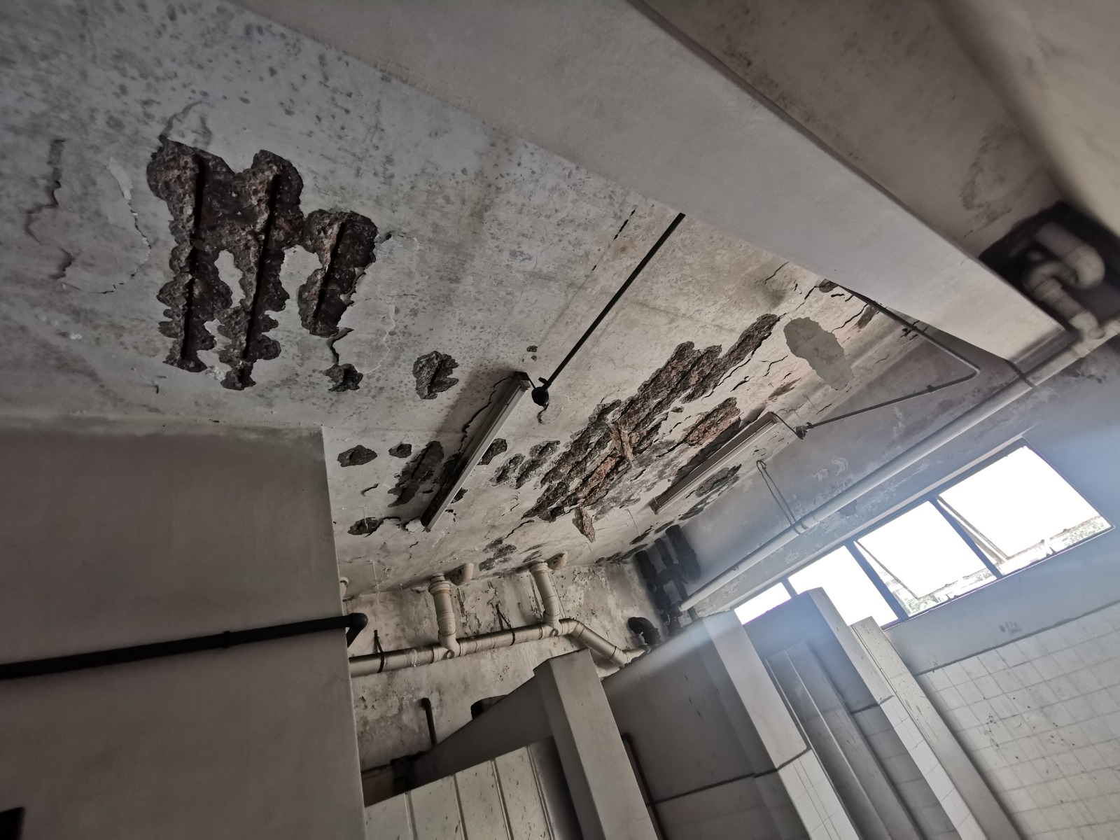 Spalling concrete repair - during work 4